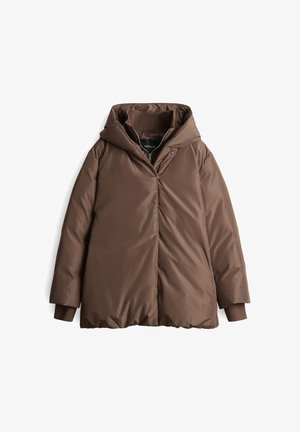 Braune Puffjacke mit Kapuze, ausgestattet mit einem gesteppten Design, Rippbündchen und einem zentralen Reißverschluss. Hergestellt aus glattem synthetischem Material.
