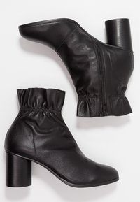 Bianco Ankle Boot - black
