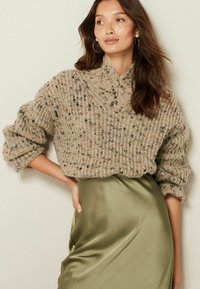 Next Trui - neutral brown
