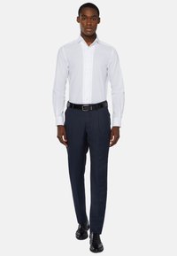 Boggi Milano REGULAR FIT DOBBY - Formalna srajca - white