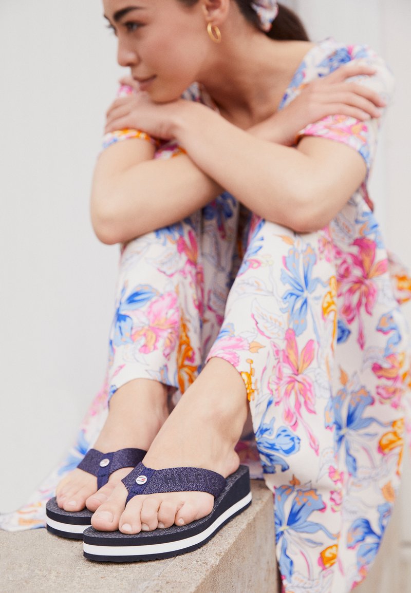 Tommy Hilfiger SHINY BEACH - Sandalias de - desert sky/azul marino - Zalando.es