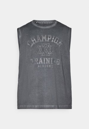 Šedé tílko bez rukávů s kulatým výstřihem. Obsahuje odvážnou grafiku "Champion XXL Training Academy" v kontrastní barvě. Volný střih.