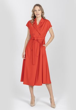 - Sukienka koszulowa