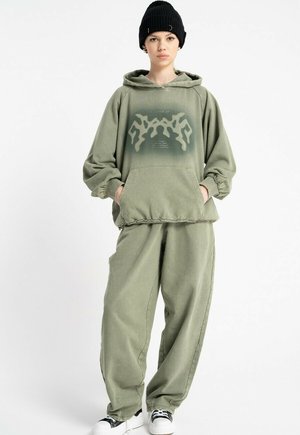 - Bluza z kapturem
