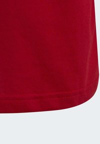 adidas Originals ADICOLOR TREFOIL - Potiskana majica - red