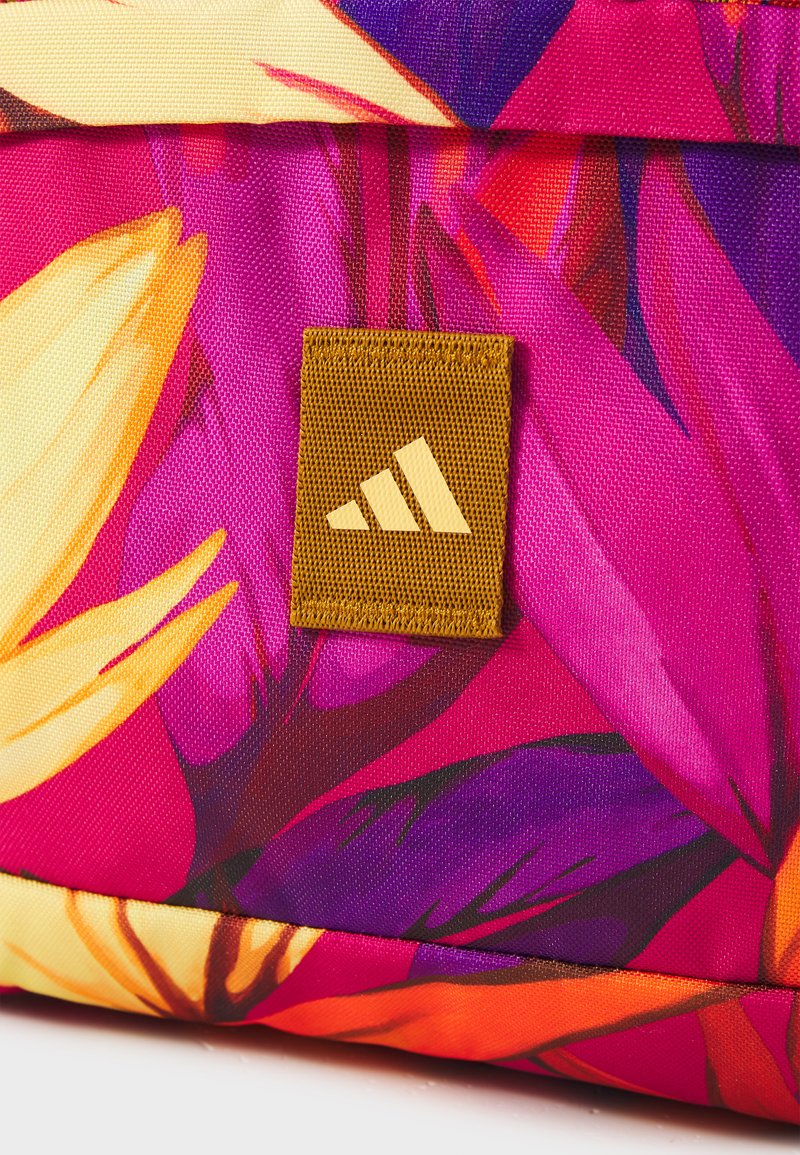 MOCHILA GIKE COLECCIÓN TEJIDA GIMNASIO（adidas Performance FARM 