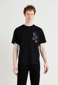 Jack & Jones JJSCULLY TEE CREW NECK - T-shirts med print - black