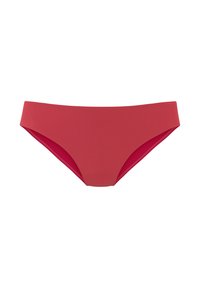 Roter Bikini-Unterteil mit glatter Textur, niedrig geschnitten und nahtlosen Rändern, entworfen für Komfort und Flexibilität.