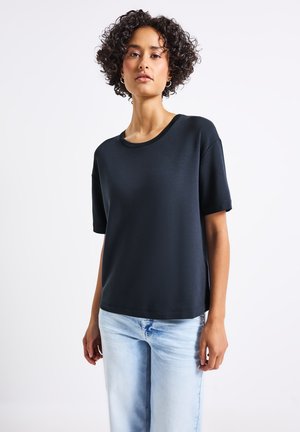 - T-shirt basic