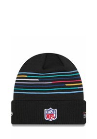 Schwarze Strickmütze mit mehrfarbigen horizontalen Streifen. Enthält ein NFL-Logo-Patch auf der Vorderseite, einen gerippten Bund und einen strukturierten Stoff.