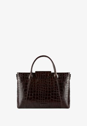 Sac fourre-tout en cuir embossé crocodile marron avec des poignées arrondies et une fermeture rabat. Il présente une surface texturée et un logo de marque subtil.