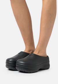 adidas Originals ADIFOM STAN SMITH MULE - Slip-ins med hög sula - core black