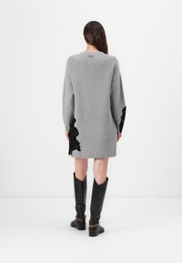 Pinko VALLEDAOSTA  - Abito in maglia - grigio monumento