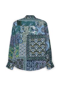 Langärmliges Patchwork-Hemd mit verschiedenen floralen und geometrischen Mustern in Blau-, Grün- und Schwarztönen auf einem leichten Stoff.