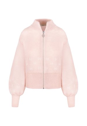 Lyserød strikket trøje med lynlås, ribstrikket opretstående krave, manchetter og kant, med diskrete teksturmønstre på kroppen og ærmerne.
