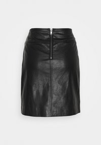 Svart läder minikjol med en figurnära silhuett, utrustad med en mittdragkedja bak och en subtil texturerad yta.