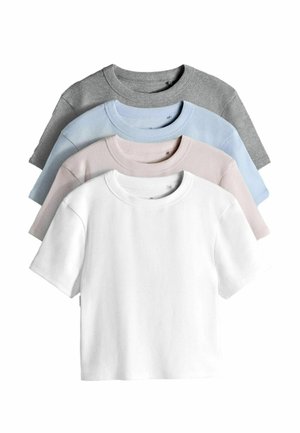 Četri īsroku rievoti T-krekli ar apaļu kakla izgriezumu baltā, gaiši rozā, gaiši zilā un pelēkā krāsā, sakrauti vertikāli baltā fonā.