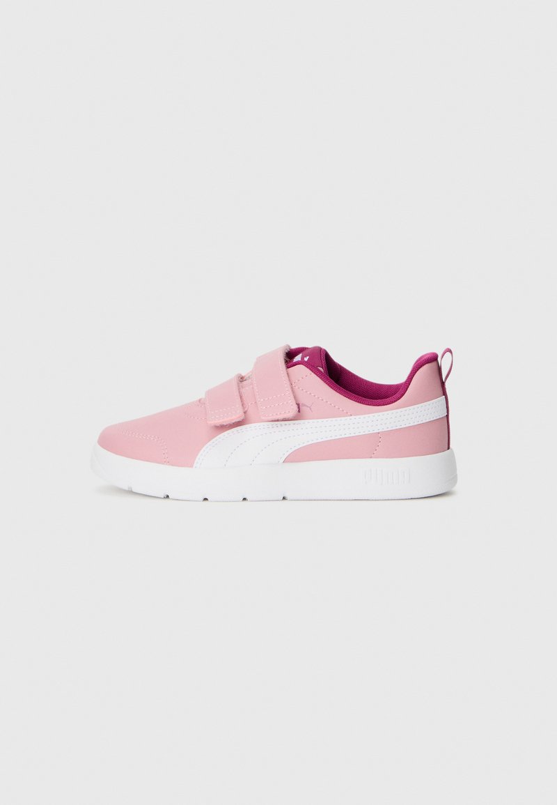 Baskets pour enfants rose et blanche avec deux bandes velcro et doublure intérieure violette sur fond blanc.