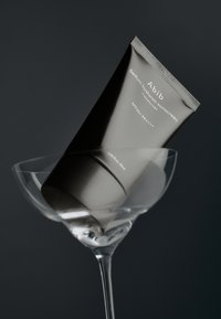 Miniatyrbild 6