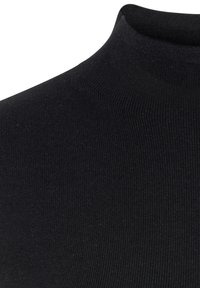 Svart polotröja med ribbad textur och figurnära design, med hög krage och mjukt tyg.