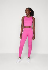 ONLY Play ONPJAIA LIFE SEAM SHORT - Top - raspberry rose