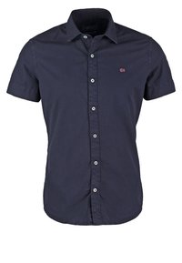 Marinblå kortärmad skjorta med knappar, tillverkad av vävt tyg, med klassiskt krage, knappar framtill och en liten broderad logotyp på bröstet.