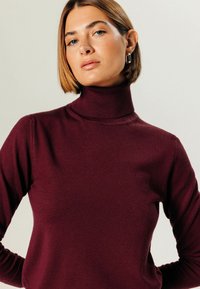 Rodier TURTLENECK - Strickpullover - bordeaux