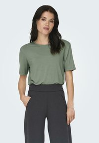 JDY 2ER-SET WEICH REGULAR FIT RUNDHALS - Basic T-shirt - weiß grun