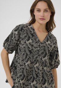 Culture Broderie Anglaise - Palaidinė - black whitecap