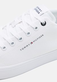 Tommy Hilfiger Sneaker low - white
