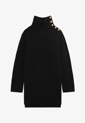 Maglione dolcevita nero con una texture a coste, dotato di un colletto alto e quattro bottoni dorati sulla spalla sinistra. Vestibilità ampia.