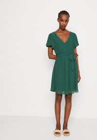 VILA VIMICADA V NECK SHORT DRESS - Robe de soirée - pineneedle