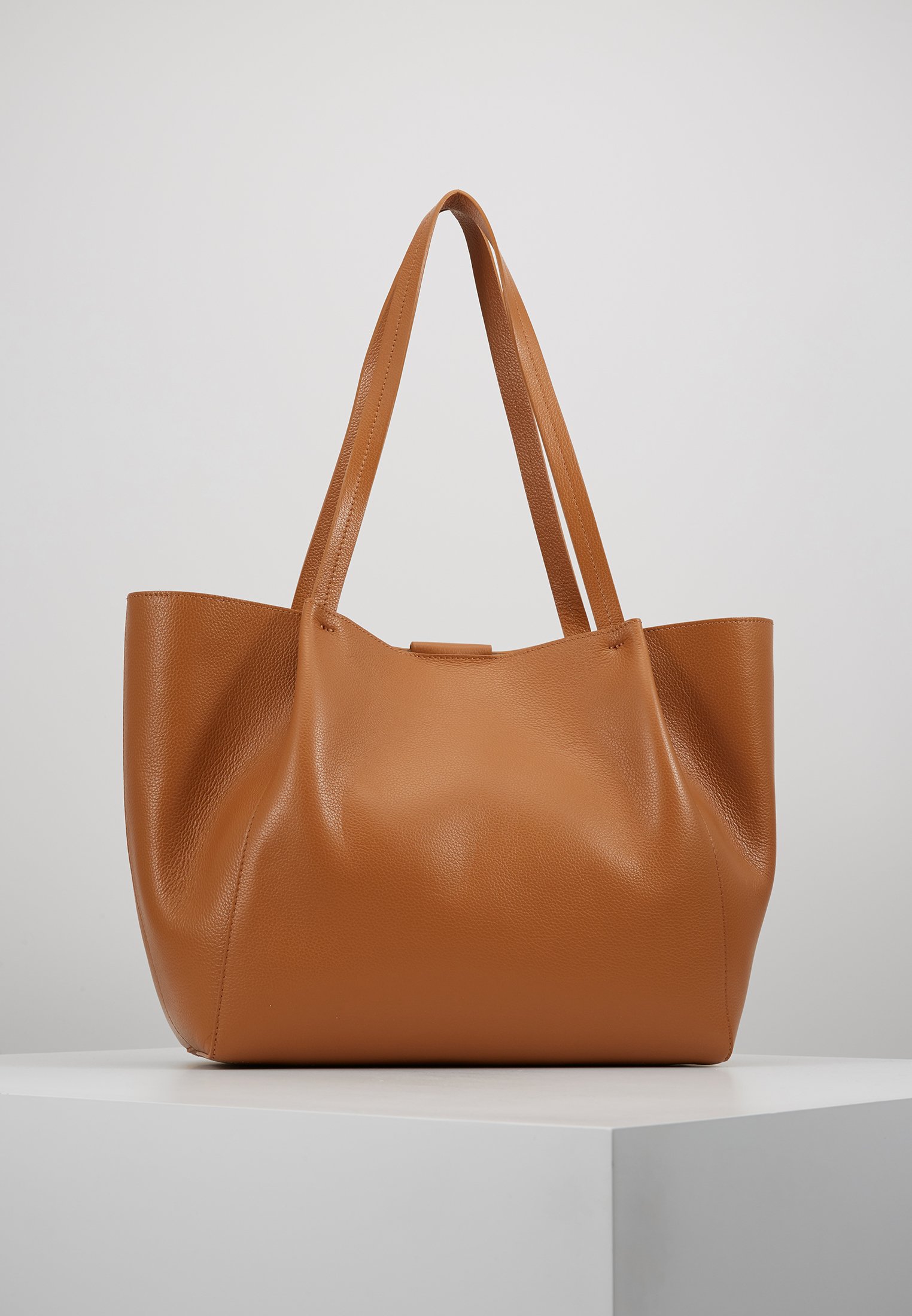 Patrizia Pepe BORSA GRANDE Håndveske cuoio Zalando.no Patrizia Pepe BORSA BAG Håndveske nero Zalando.no