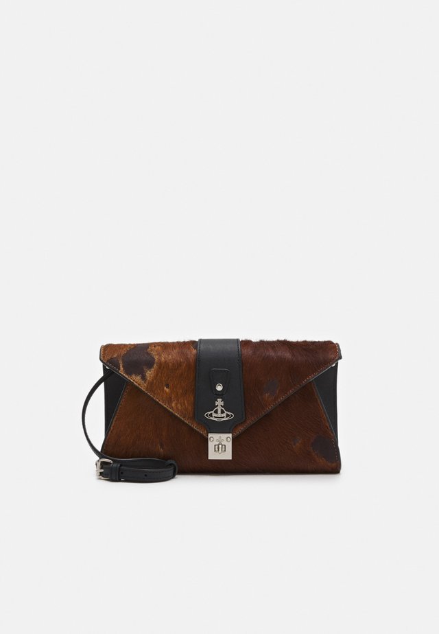 DOLCE ENVELOPE - Pikkulaukku - brown