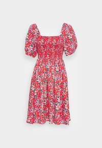 Robe rouge à fleurs avec manches bouffantes, décolleté carré et corsage smocké. Présente des motifs vibrants en bleu et blanc sur un tissu texturé.