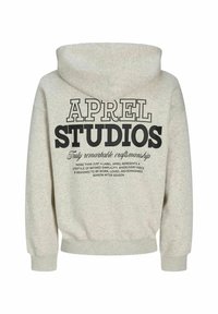 Šedá mikina s kapucí, na zadní straně s černým textem, obsahující "APREL STUDIOS" a "Skutečně pozoruhodné řemeslné zpracování" v různých velikostech písma.