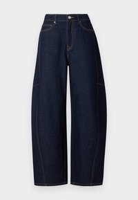 Široké tmavomodré jeansy s kontrastným oranžovým šitím, piatimi vreckami a zapínaním na gombík a zips na páse.
