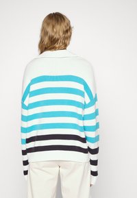 STAUD Sweter
