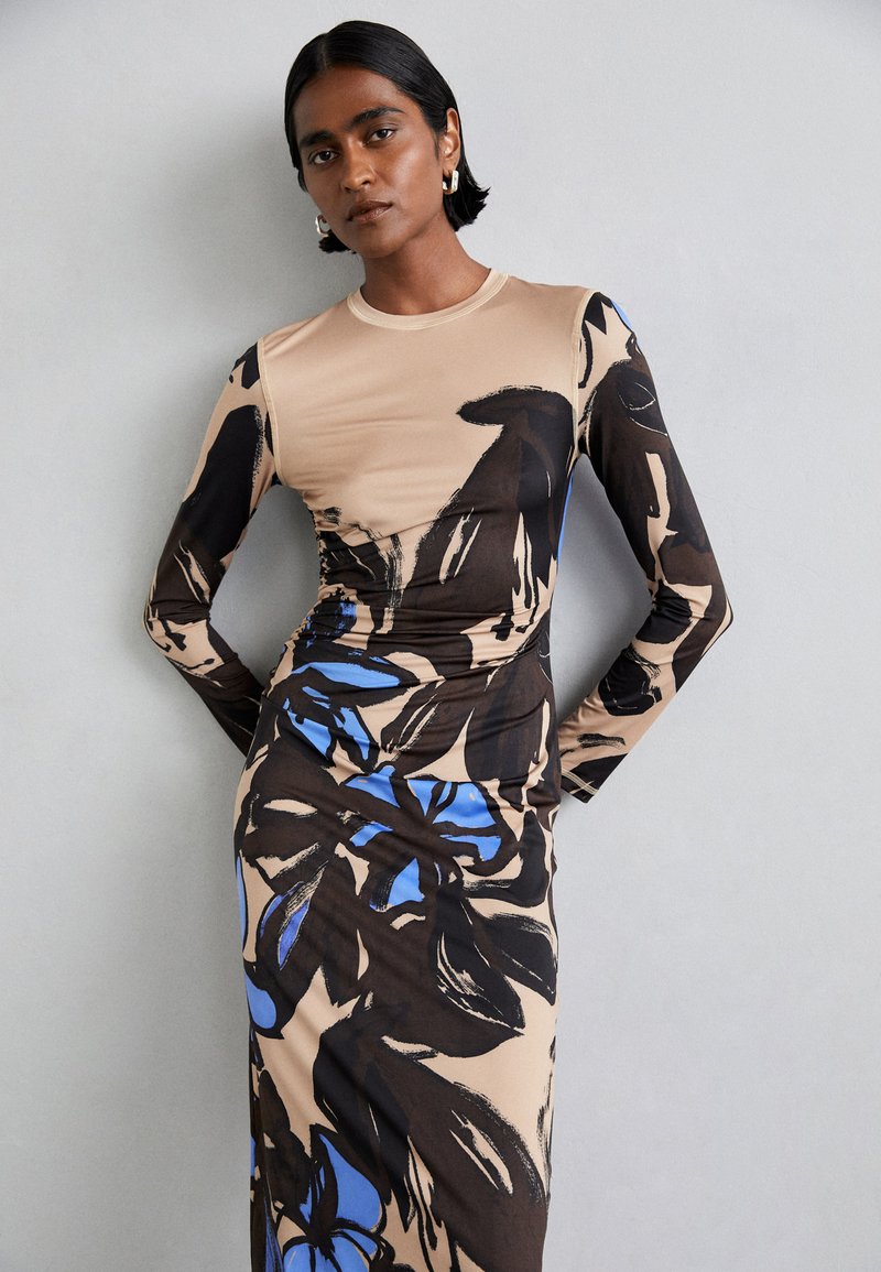 Stine Goya GATHERED LONG SLEEVE MIDI DRESS - Jersey dress - braun/brown - Zalando.ie Stine Goya GATHERED LONG SLEEVE MIDI DRESS - Jersey dress - braun/brown - Zalando.ie