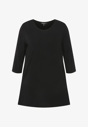 Černý top s kulatým výstřihem a 3/4 rukávy vyrobený z hladkého materiálu, s volným střihem a mírně rozšířeným lemem. Bez viditelných vzorů nebo akcentů.