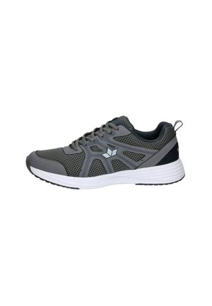 Grauer und schwarzer Sportschuh mit Mesh-Einsätzen, weißer gepolsterter Sohle und Schnürverschluss vor weißem Hintergrund.