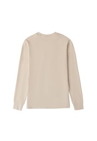 Camicia a maniche lunghe color beige chiaro con scollo rotondo e texture morbida. Presenta maniche a taglio dritto e un design semplice e monocolore.