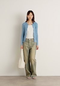 Thumbnail Image 2