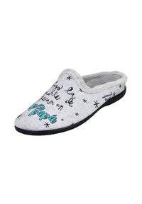 Zapatilla gris de felpa con un cuello peludo, con texto negro y acentos en azul verdoso. Suela negra con patrones de estrellas dispersas.