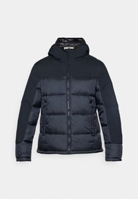 Marineblå dunjakke med lynlås foran, hætte og syede sektioner. Har et logo på brystet og tekstureret stof på skuldrene.