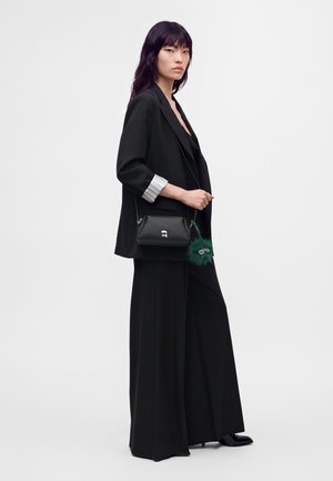 KARL LAGERFELD, IKON PEBBLE CAMERA BAG - Τσάντα χιαστί - black