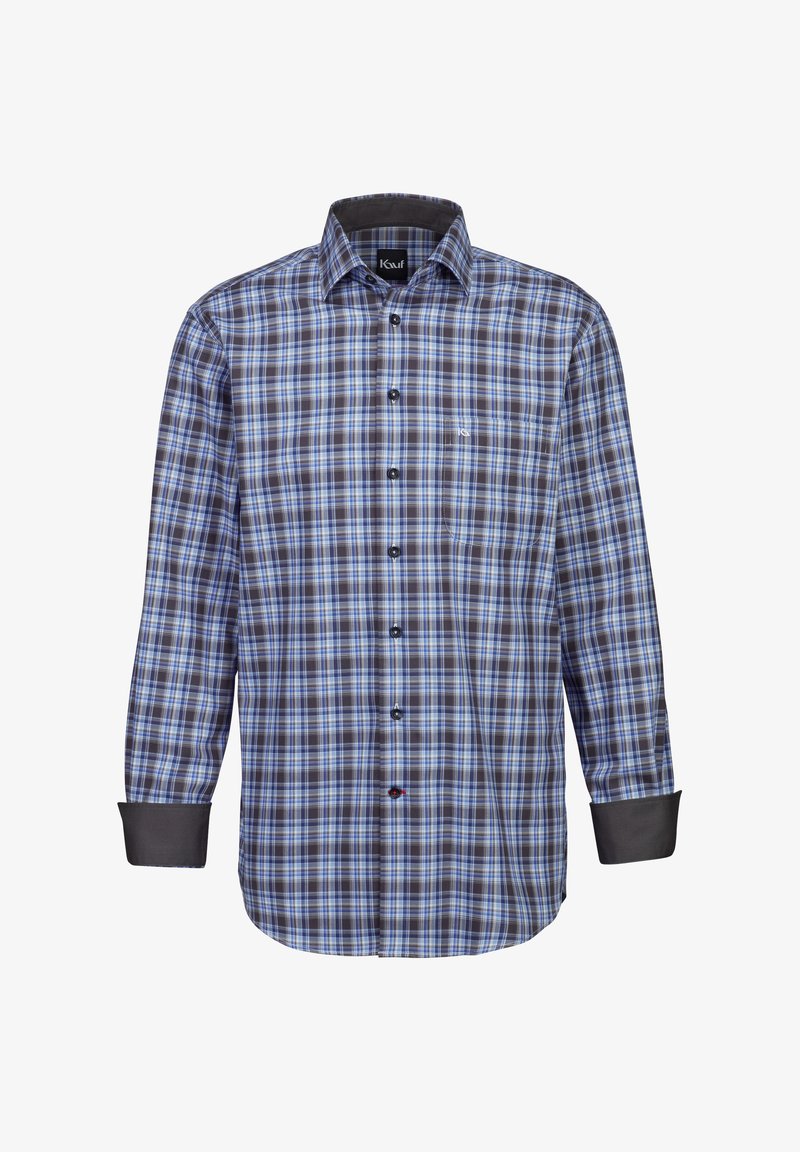 Camicia a maniche lunghe a scacchi con motivi blu, neri e bianchi, colletto e polsini di un solido grigio scuro, e chiusura frontale con bottoni.