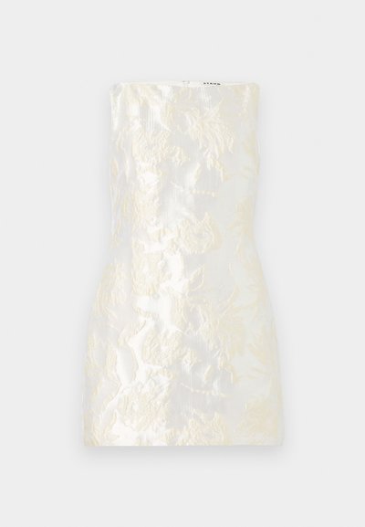 Pánt nélküli elefántcsont színű miniruha, texturált virágos jacquard szövettel és egyenes nyakkivágással, testhez simuló sziluettel.