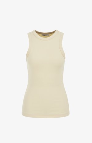 Bež brezrokavnik iz rebrastega pletenega bombaža z okroglo izrezom, prilegajočo se silhueto in gladko teksturo na belem ozadju.