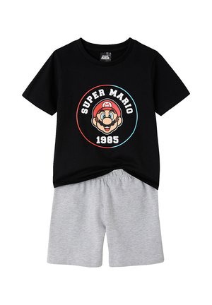 Black short-sleeve shirt with Super Mario face, text "Super Mario 1985," paired with light gray elastic waist shorts.